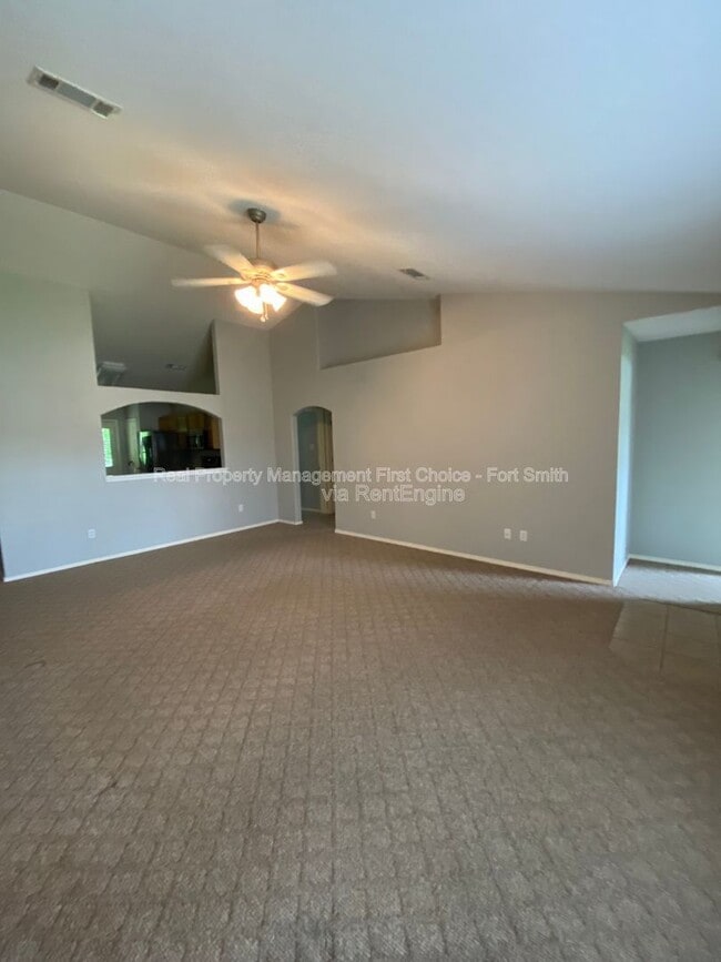 Photo - 1475 E Gate Dr
