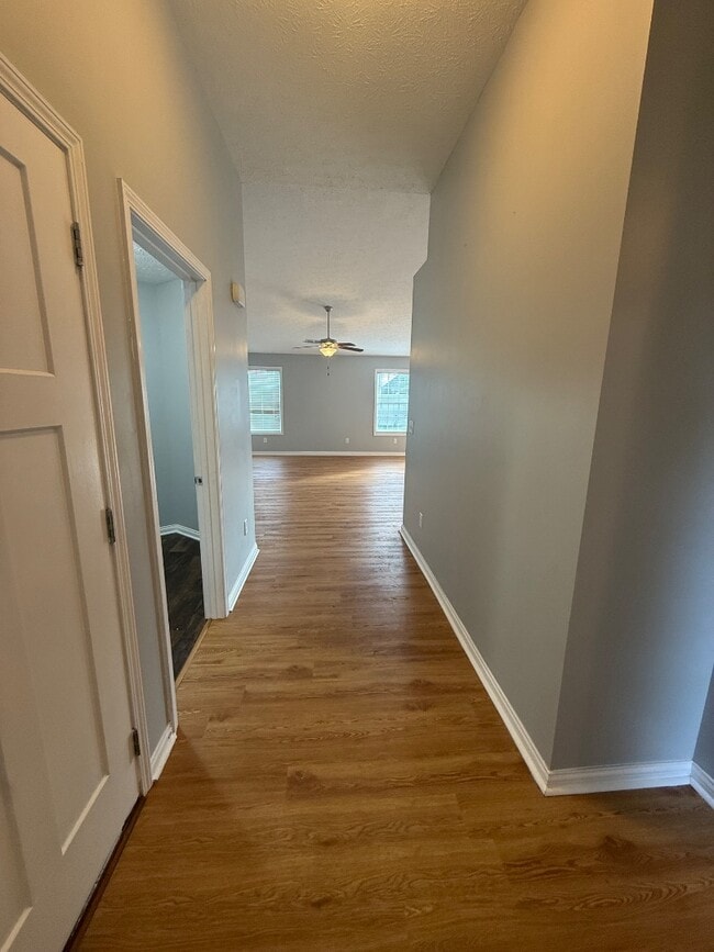 Photo - 1057 Blue Bell Way
