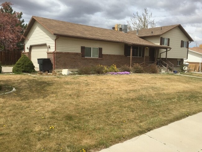 Photo - 321 N Ponderosa Dr