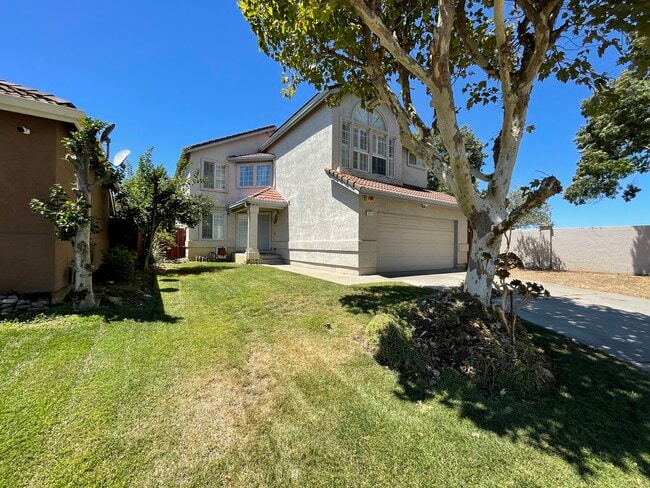 Photo - 423 Kinsmill Ct