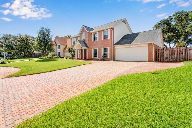 Photo - Executive Pool Home in Prestigious Lake Lo...