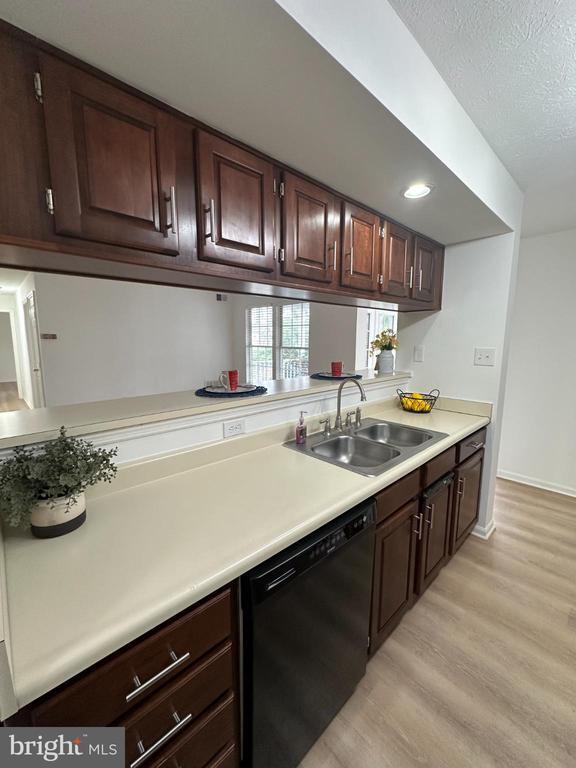 Photo - 1002 Jessicas Ct Unit F