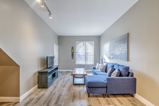 Photo - 3625 McRee Ave