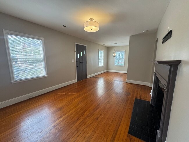 Photo - 2213 Chesterfield Ave