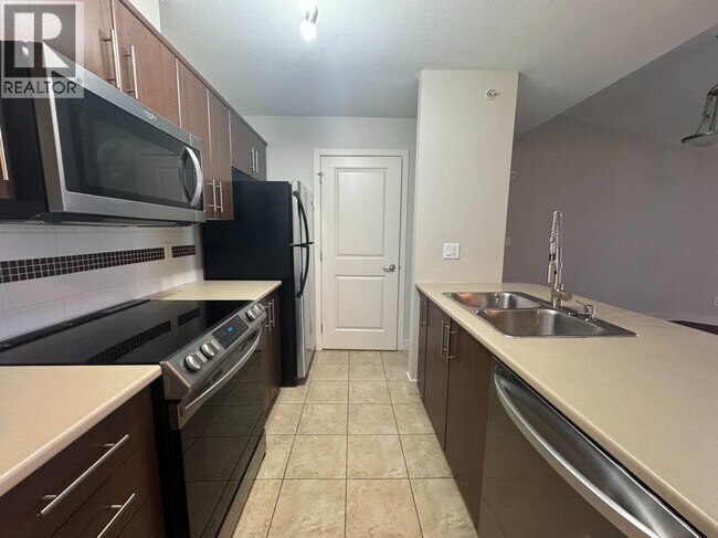 Photo - 12238-12224 224 St Unit 416