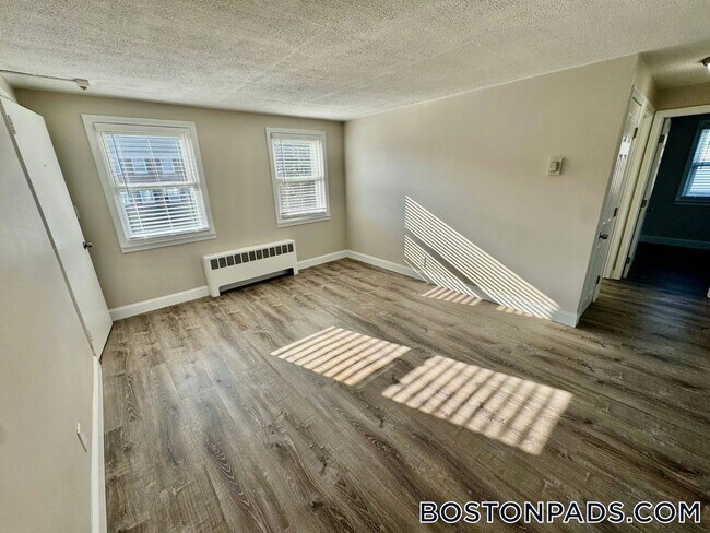 18 Buxton Ave Unit 3