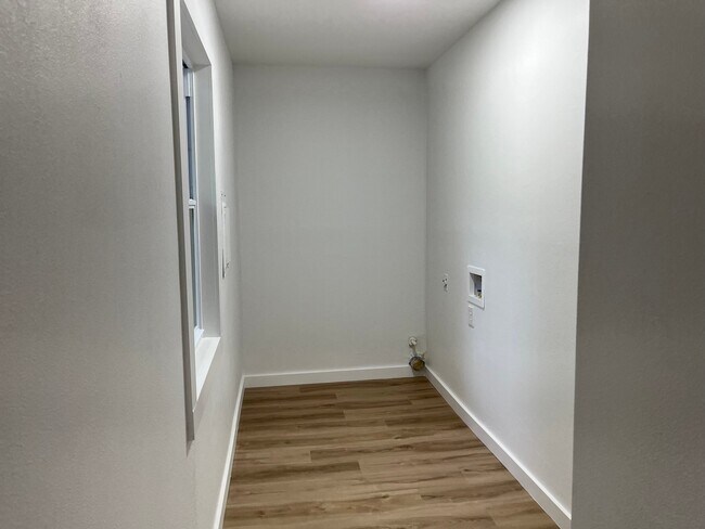 Photo - 407 SW 4th St