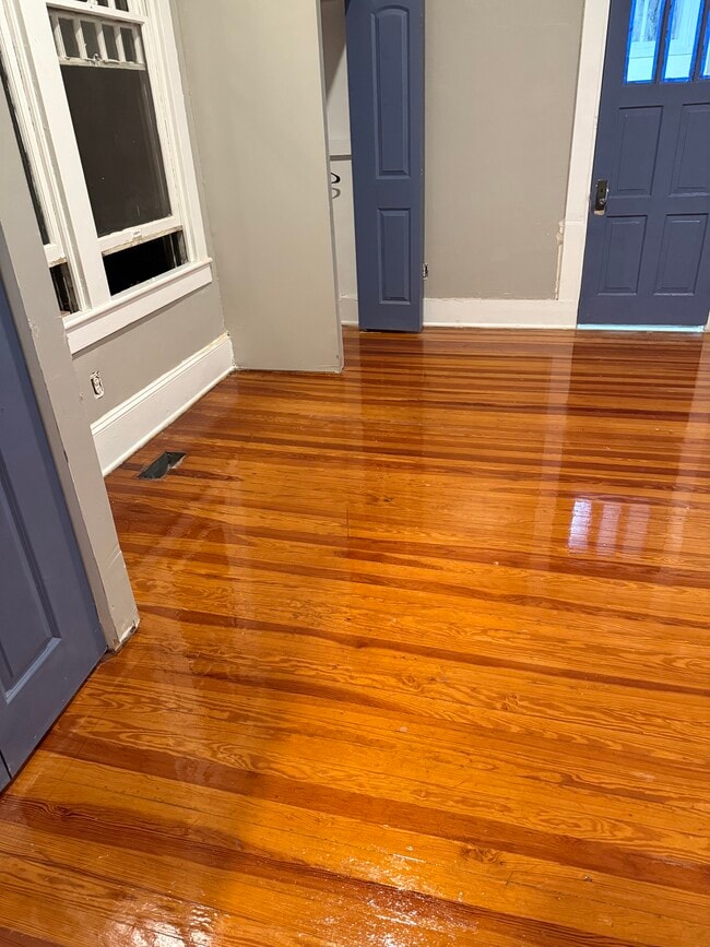 NEWLY RENOVATED BEDROOM WITH CUSTOM CLOSET - 416 Sycamore St