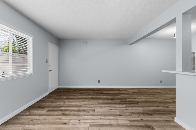 Photo - 1121 Daisy Ave Unit 04