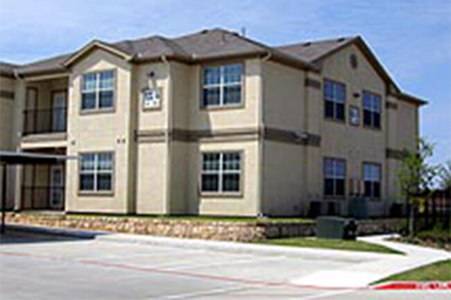 Legacy of Cedar Hill Apartments and Townhomes For Rent in Cedar Hill