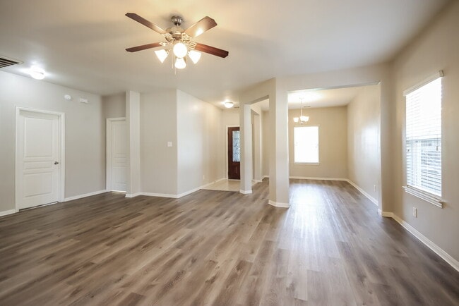 Photo - 138 Pequin Rd