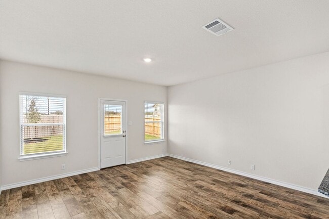 Photo - 5035 Punch Shot