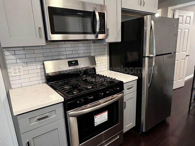 Photo - 3510 W Irving Park Rd Unidad 2