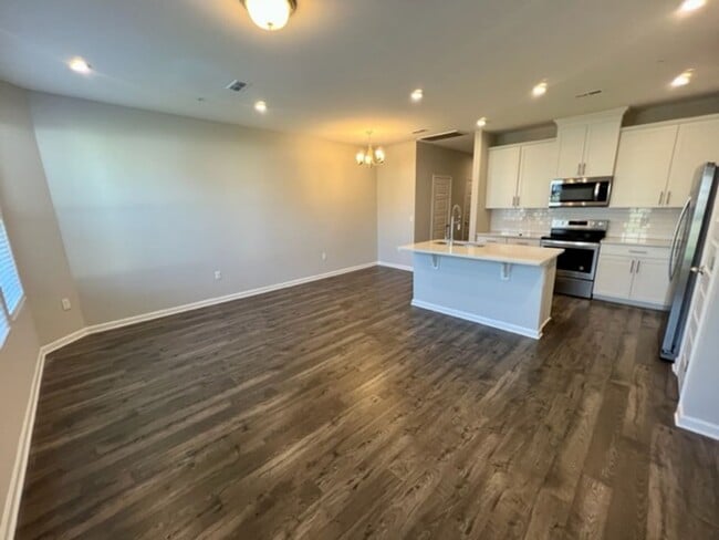 Photo - 3 Bed 2.5 Bath Townhome, Minutes from I-24 & The Avenue!