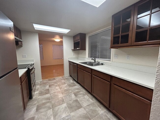 Photo - 5888 Shannon Ave