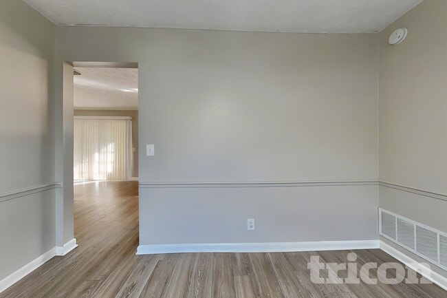Photo - 671 Custer Cir