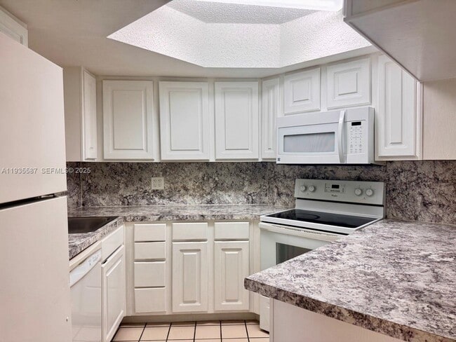 Building Photo - 8245 Lake Dr Unit 207