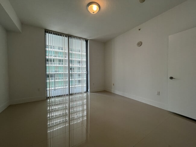Photo - 79 SW 12th St