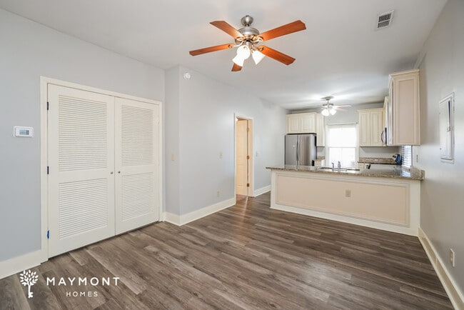Photo - 115 Drake St