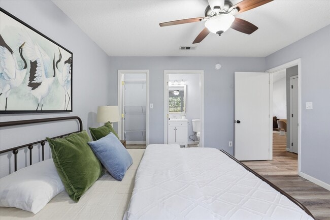 Photo - Gulfwind N