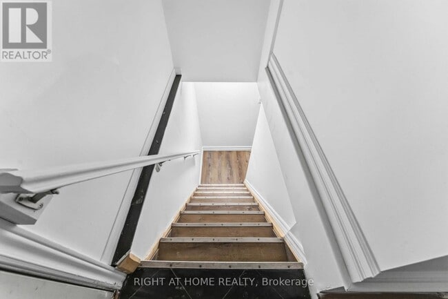 Photo - 2160 Queensgrove Rd