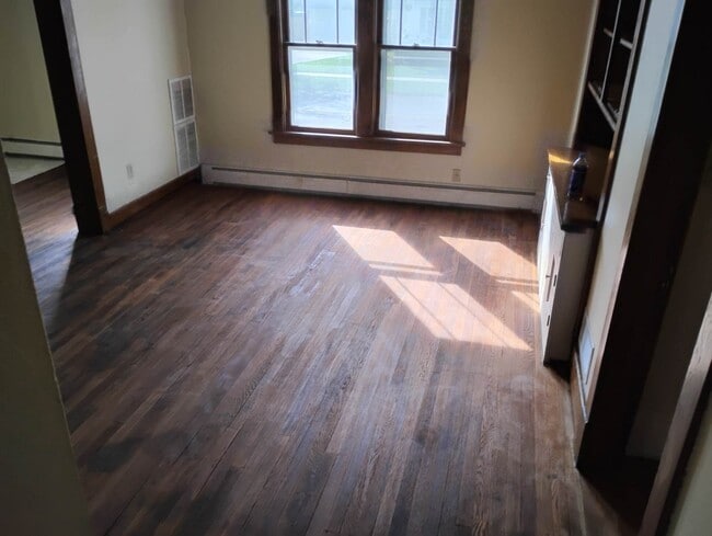 Photo - 902 3rd Ave N Unit Khaliki Apartments Llc