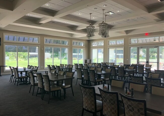 Casa Club - 5770 Trailwinds Dr Unidad 211
