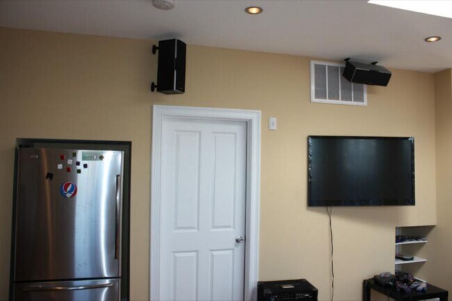 Photo - 148 Hillside St Unidad 3