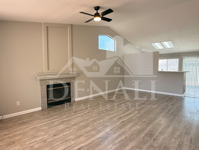 Photo - 490 E Bart Dr