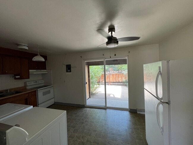 Photo - 4560 Everett Ct Unidad 4560