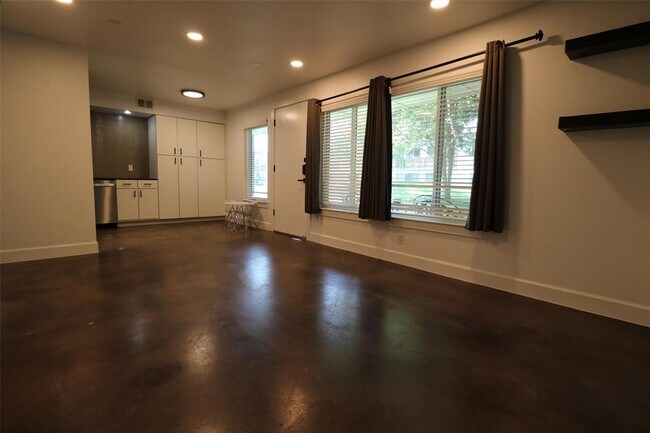 Photo - 2200 Dickson Dr Unidad 124