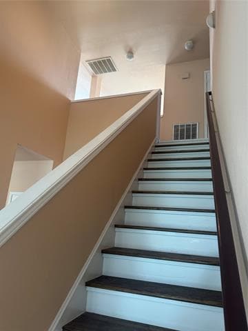 Building Photo - 6106 Bluewood Dr