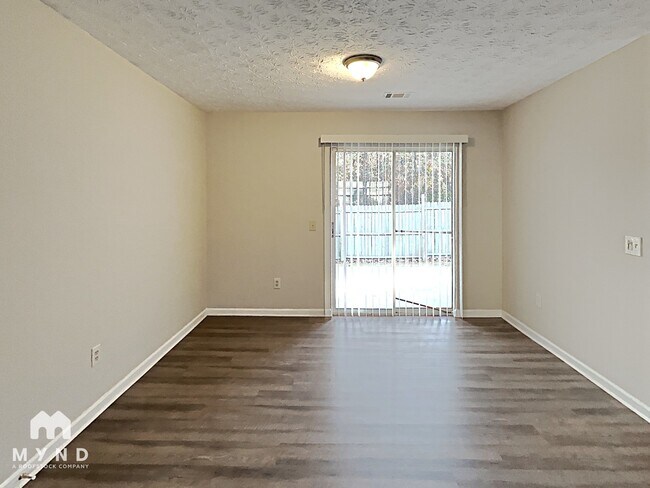 Photo - 2101 Mallard Way