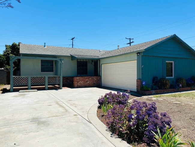 Spacious 3 Bed | 2 Bath Home – Less Than 1... - Spacious 3 Bed | 2 Bath Home – Less Than 1...