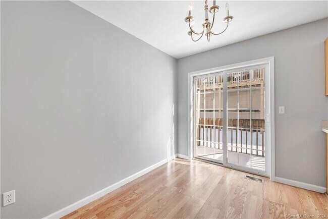 Photo - 170 Stonefield Dr Unit 32