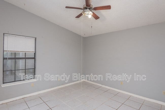 Photo - 8210 Kipling St