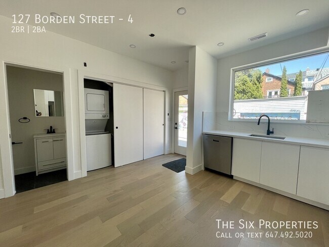 Photo - Brand New 2 Bed 1.5 Bath Coach House in Downtown Toronto Unit 4