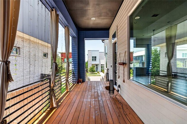 Photo - 6105 Florencia Ln
