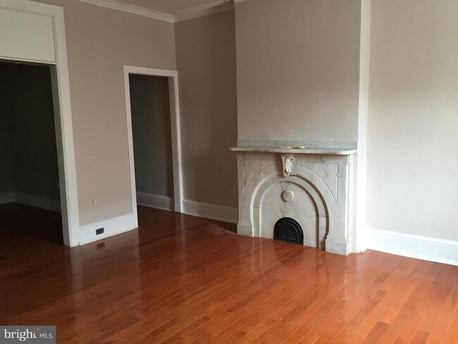 Building Photo - 1945 Poplar St Unit 2F