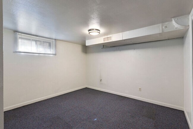 Photo - Basement Unit 2 Bedroom 1 Bath in Duplex