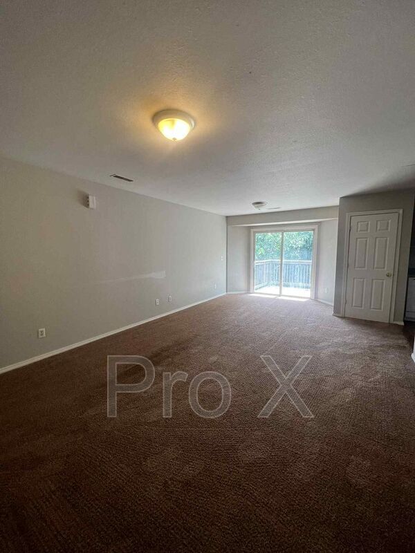 Photo - 2216 E 8th St