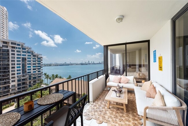 Building Photo - 520 Brickell Key Dr Unit A1102