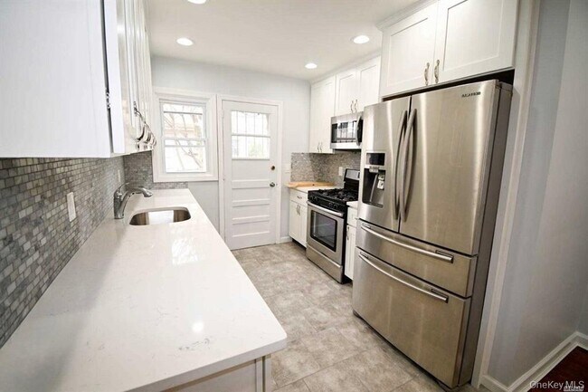 Photo - 241 Woodbury Rd