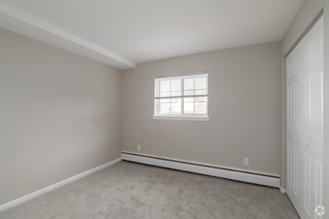 2BR, 1BA - 888SF Bedroom 1