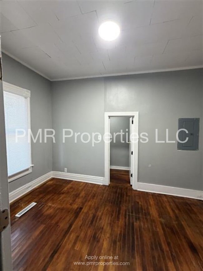 2611 Mary St