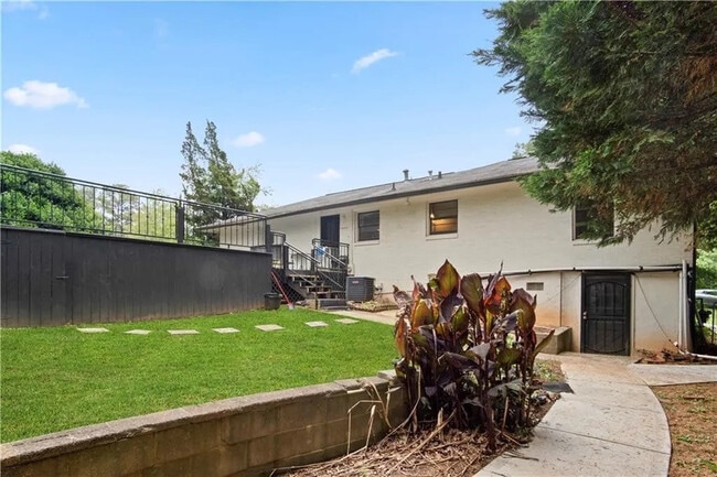 Photo - Room in House on Patricia Dr