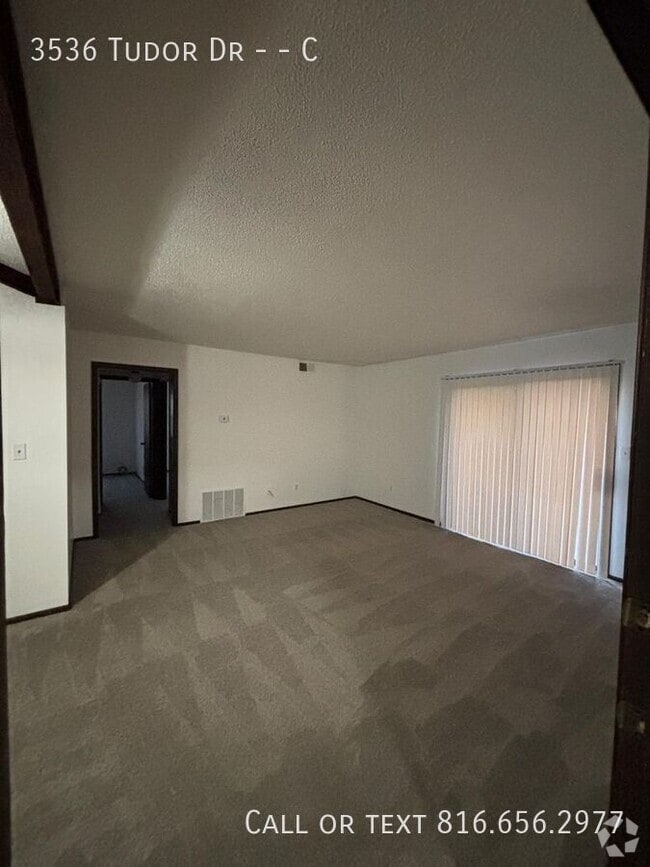 Building Photo - 3536 Tudor Dr Unit C Rental