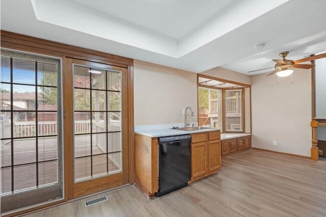 Photo - HUGE 4 Bedroom, 3.5 Bathroom!