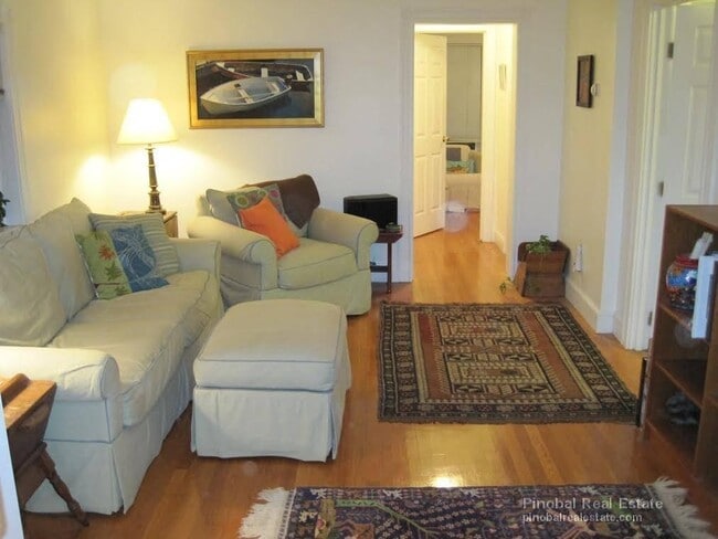 Building Photo - 14 Forest Ave Unit 2