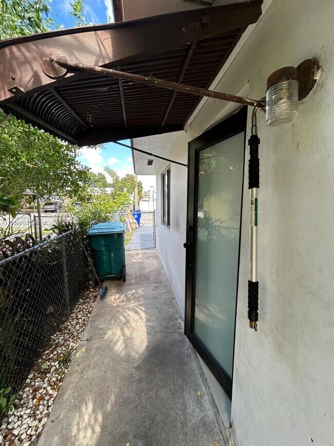 Photo - 3482 SW 26th St Unidad 0